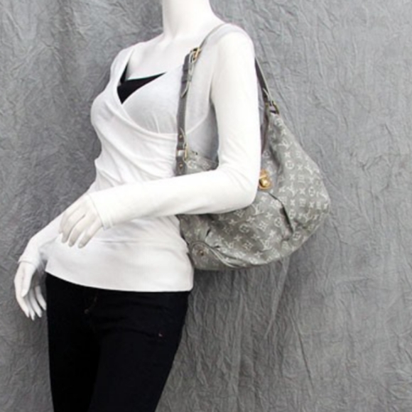 Louis Vuitton: Denim Slightly LV Monogram Hobo Bag (with Crossbody Strap) - Picture 4 of 12